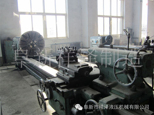 普車CW6163C 最大工件長(zhǎng)度3米、最大工件回轉(zhuǎn)直徑630mm
